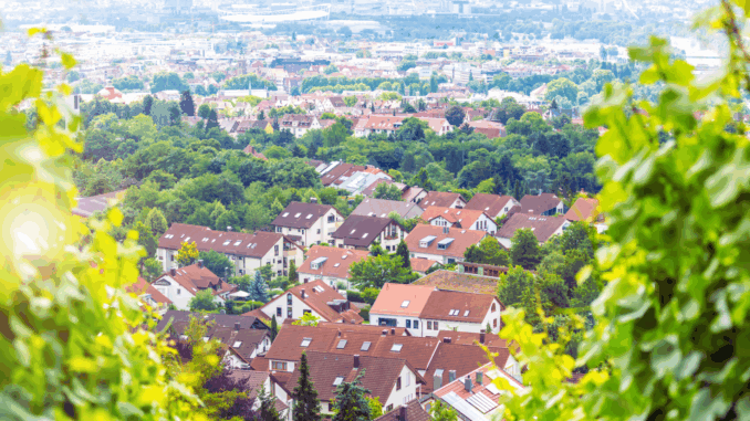 cmg_symbolbilder_ - 2025-08-18T132840.982 Blick auf Stuttgart (über querbeet)