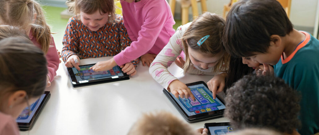 Vier- bis Siebenjährige lernen Programmieren in niedersächsischen Bibliotheken